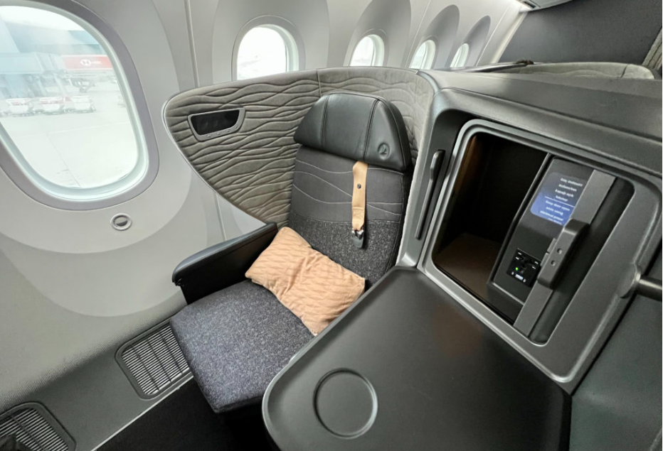 Business Class from Estonia to Chicago