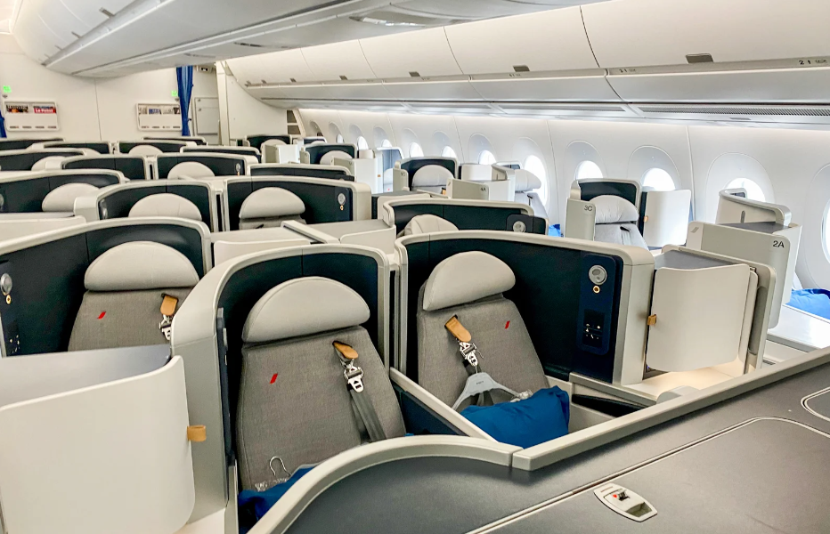 Business Class from Colombia to Rome
