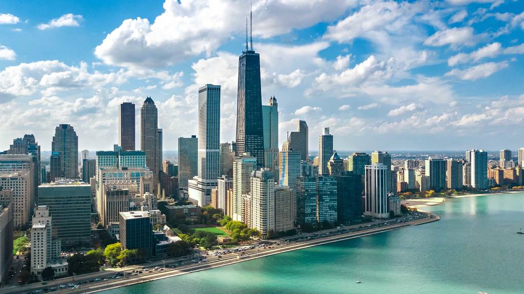 Business Class from Amsterdam to Chicago for €1,678 Round Trip on SAS, Including Peak Summer