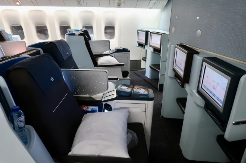 Business Class from Luxembourg to Hong Kong