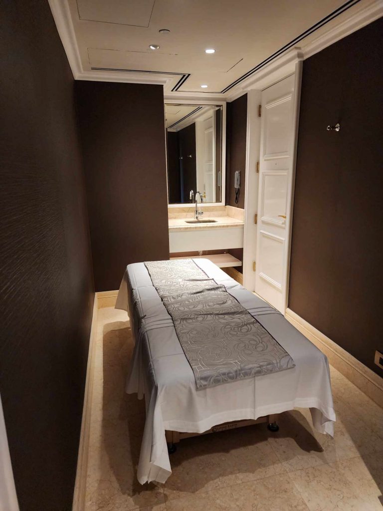 Executive Suite - Massage room