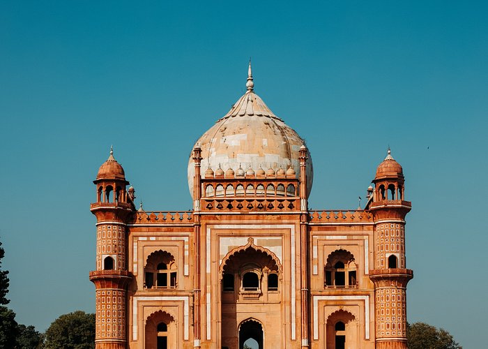 Business Class from Lisbon to New Delhi